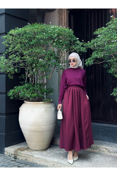 Poplin Skirt in Burgundy Poplin Skirt in Burgundy