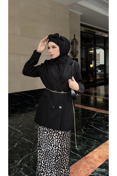 Leopard Print Velvet Skirt in Light Nude